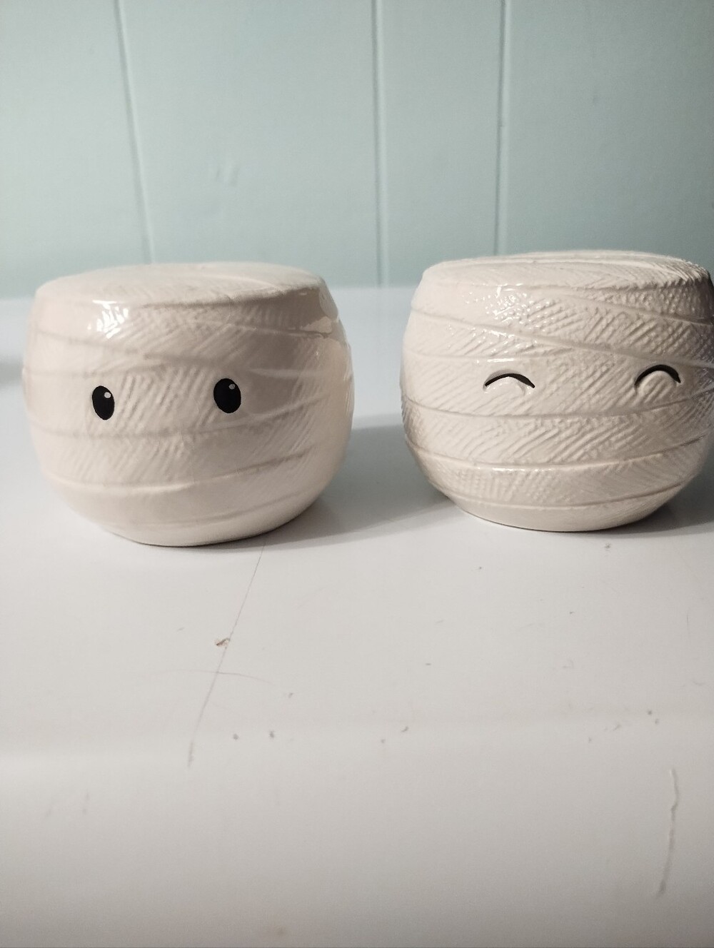 New 10 Strawberry Street Ceramic Mummy Face Salt & Pepper Set